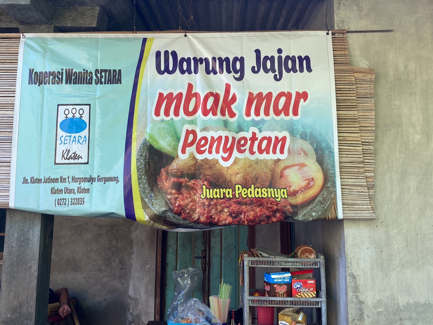 Warung Jajan Mbak mar Penyetan